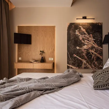 Serenity Limnionas Cave